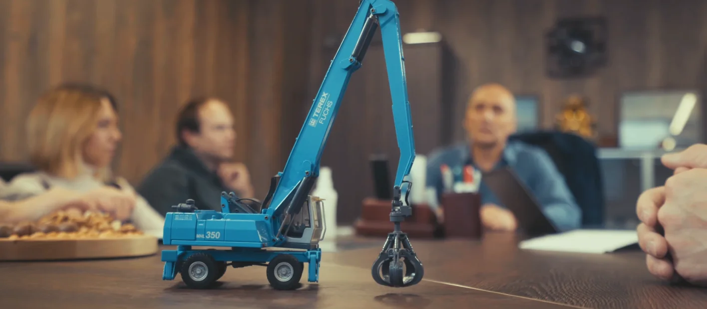 Производственная площадка КНМ — карьер и погрузка нерудных материалов